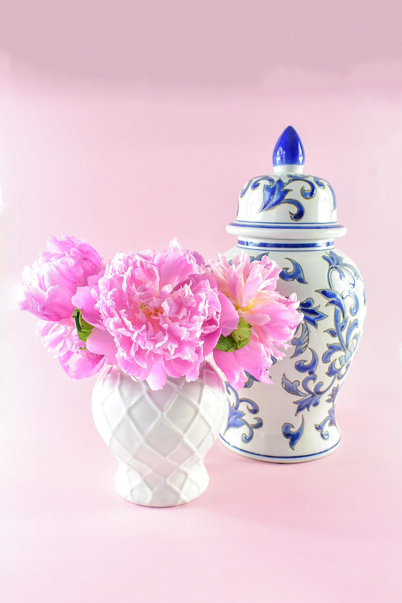 b&w chinoiserie lidded porcelain vase