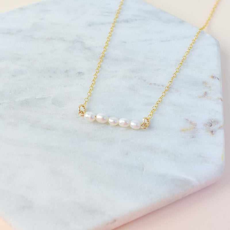 dainty pearl necklace 